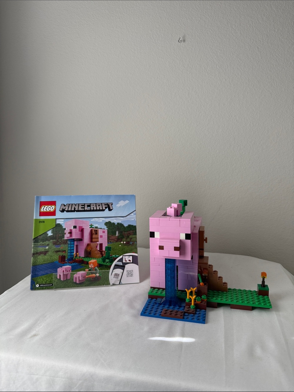 LEGO 21170 Minecraft The Pig House